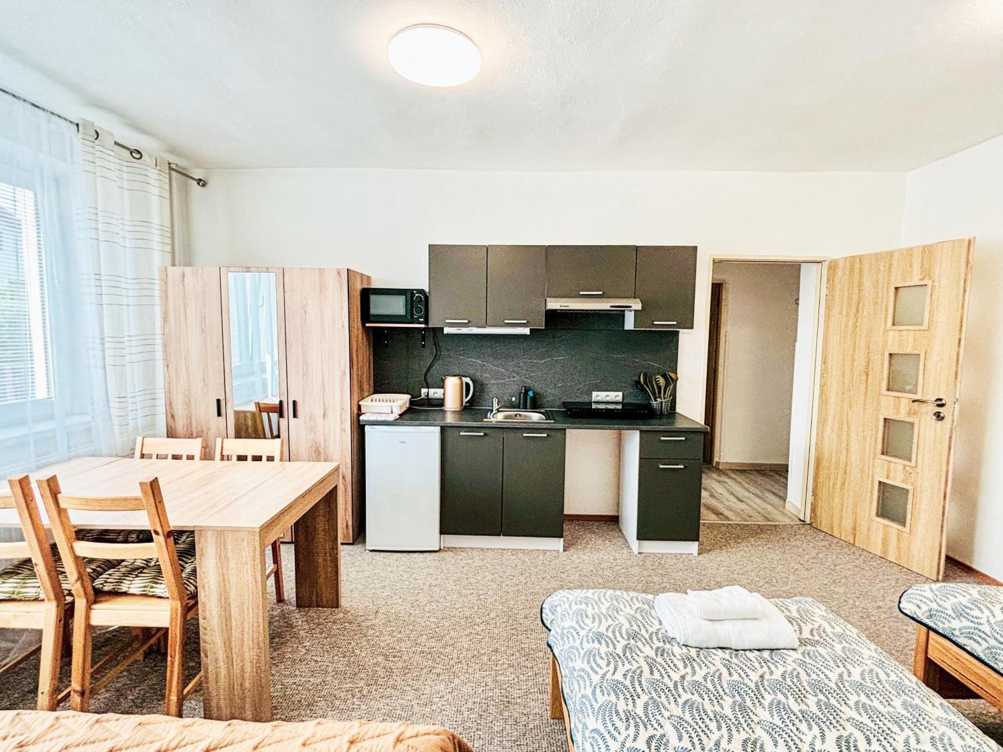 Vivi Apartments Liptovský Mikuláš Dış mekan fotoğraf
