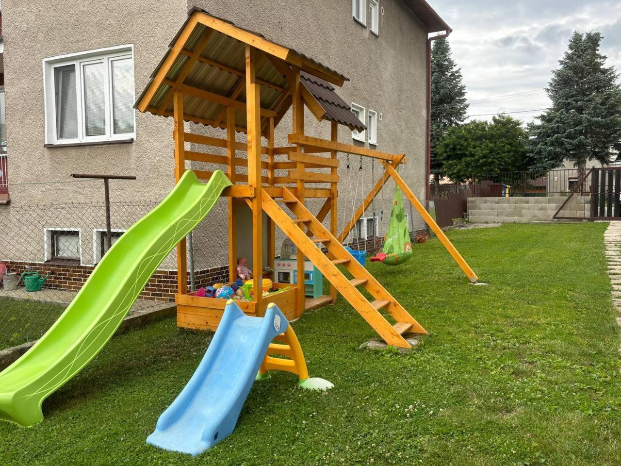 Vivi Apartments Liptovský Mikuláš Dış mekan fotoğraf